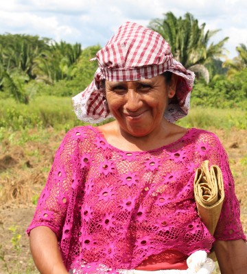 ”Det bästa är att få lära sig hur vi kan hjälpa oss själva. Och när vi lärt oss för vi kunskapen vidare till våra familjer och andra bybor”, berättar Juliana Macz i Guatemala. Bild: Jaana Hirsikangas