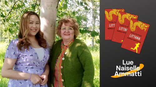 Littana-kirjan päähenkilö Jenni Chen-Ye ja kirjailija Vaula Norrena puun varjossa