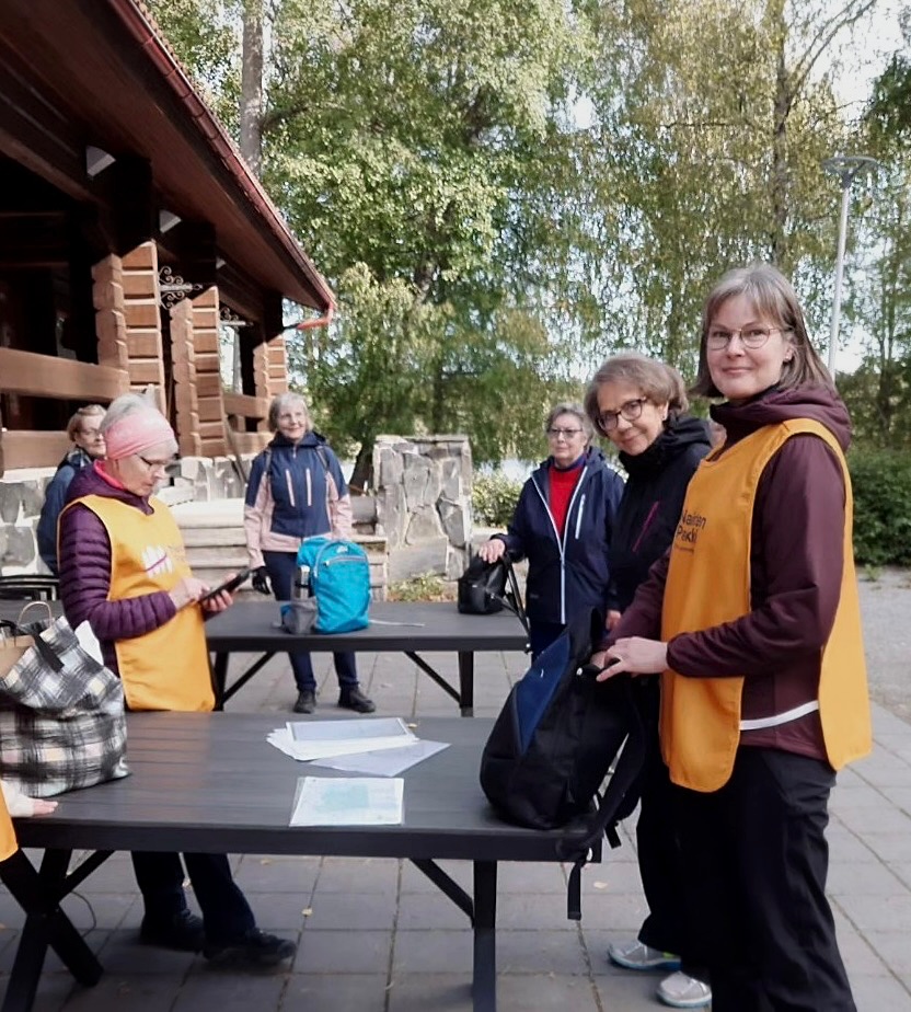 Runokävelyllä Aulangon puistometsässä, kuva Anniina Iivonen