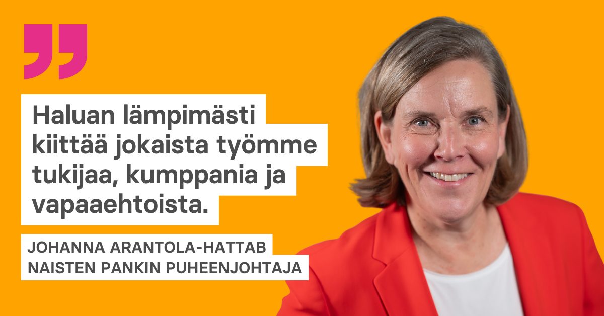 Nainen punaisessa jakussa ja mietelause.