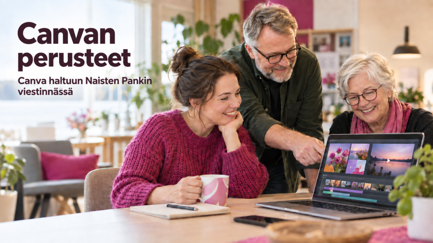 Kolme henkilöä istumassa pöydän ääressä ja katsomassa tietokoneen näyttöä.